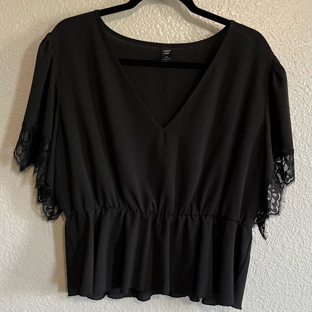 SHEIN Curve Crop Blouse